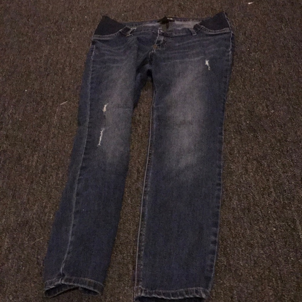 Maternity jeans (size medium)